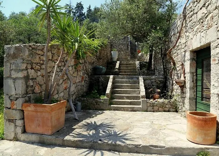 Secluded Fisherman's Cove Sveti Ante, Hvar - 24817 * Sveti Anton (Hvar)